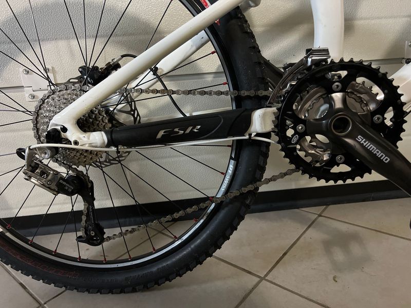 Gebrauchtes Specialized Stumpjumper SRAM X9 2009 Mountainbike, Weiß — Bild 3 von 10