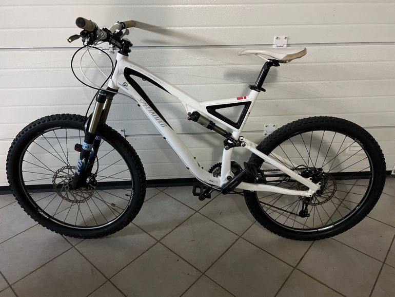 Used Specialized Stumpjumper SRAM X9 2009 Mountainbike, White — image 2 of 10