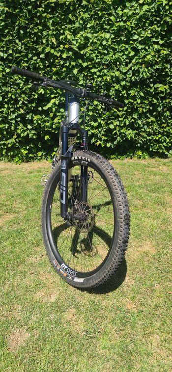 Used Canyon Lux Trail CF 9 2025 2025 Mountainbike — image 3 of 9