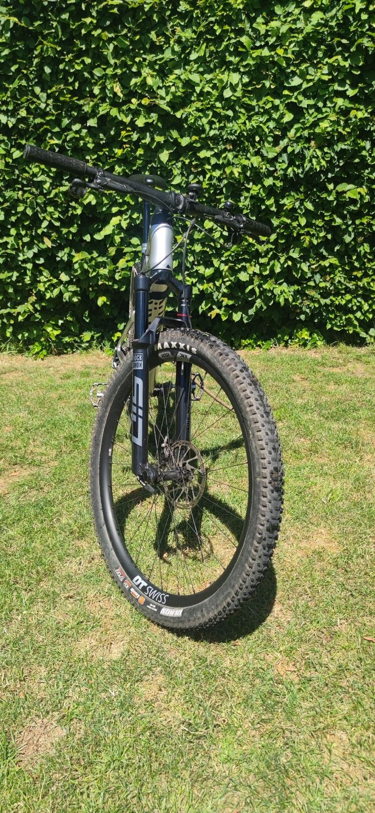 Used Canyon Lux Trail CF 9 2025 2025 Mountainbike — image 3 of 9