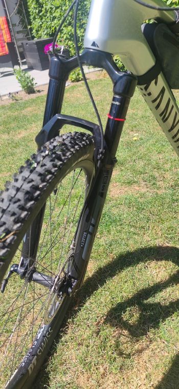 Used Canyon Lux Trail CF 9 2025 2025 Mountainbike — image 8 of 9