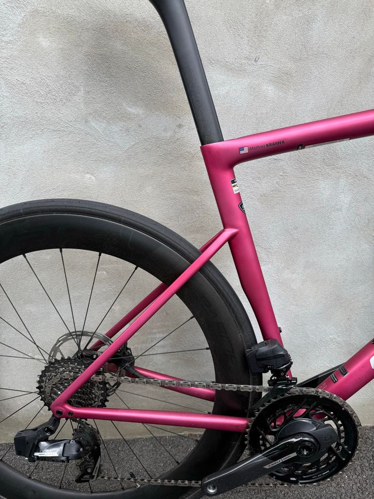 Used Specialized Tarmac SL8 Pro - SRAM Force eTAP AXS 2025 2025 Road & Gravel, Red — image 6 of 16
