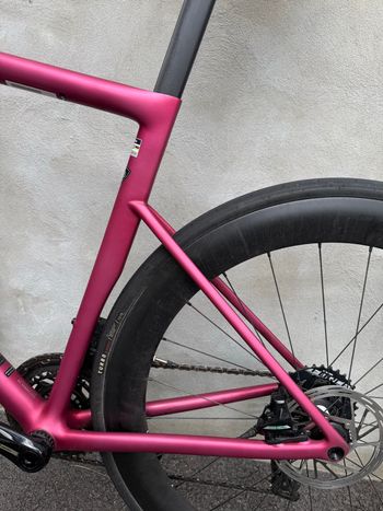 Used Specialized Tarmac SL8 Pro - SRAM Force eTAP AXS 2025 2025 Road & Gravel, Red — image 10 of 16
