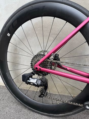 Used Specialized Tarmac SL8 Pro - SRAM Force eTAP AXS 2025 2025 Road & Gravel, Red — image 3 of 16
