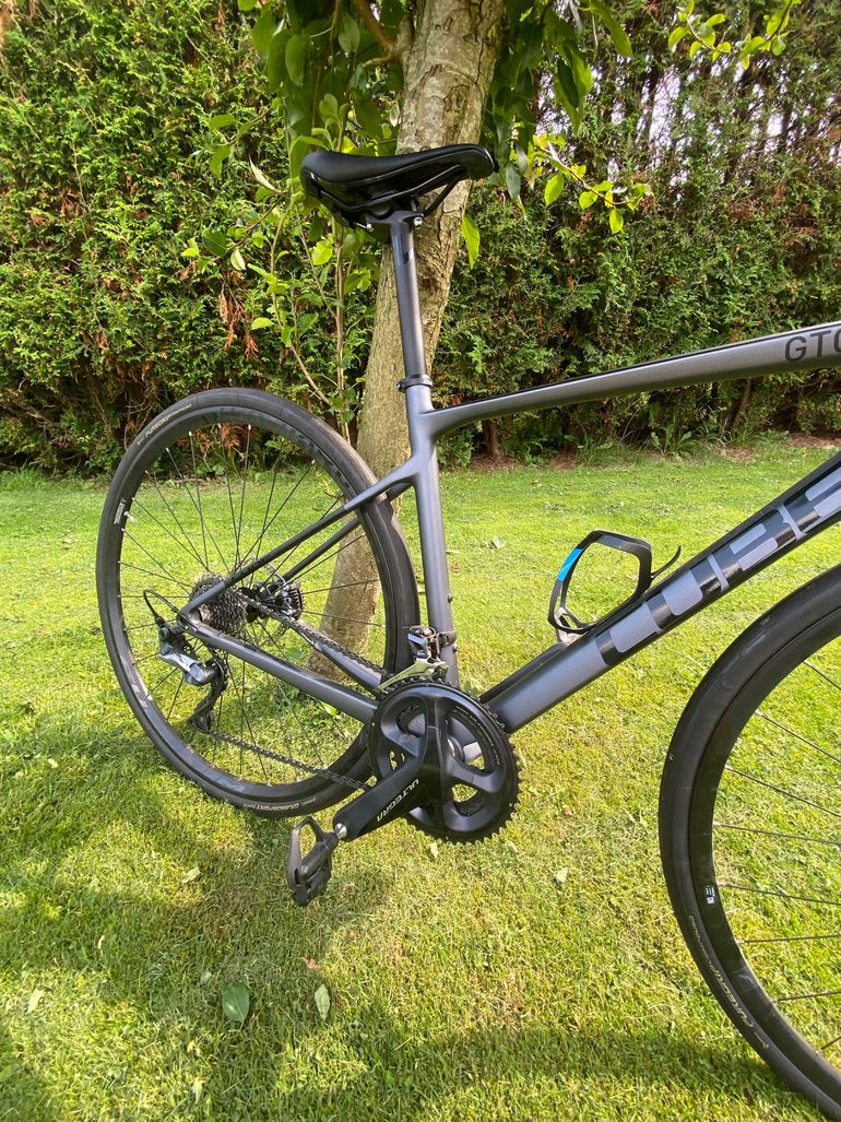 Used CUBE ATTAIN GTC SL 2022 2022 Road & Gravel, Light Gray — image 3 of 13