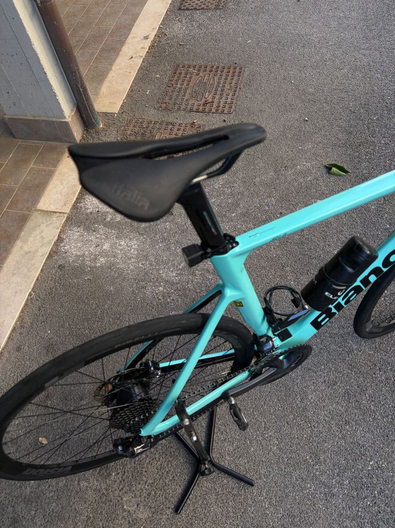 Used Bianchi Aria e-Road Ultegra 11v 2021 2021 Road & Gravel, Green — image 7 of 8