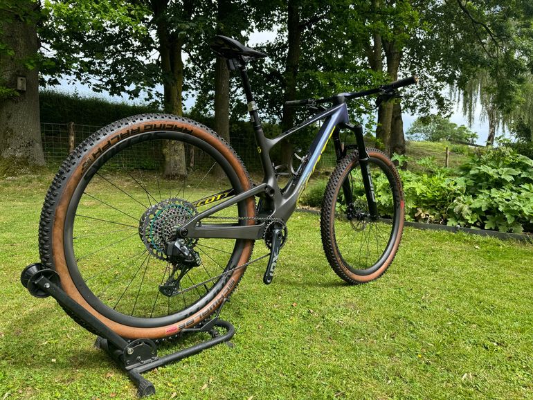 Used Scott Spark RC World Cup AXS 2022 2022 Mountainbike, Black, 29 — image 10 of 13