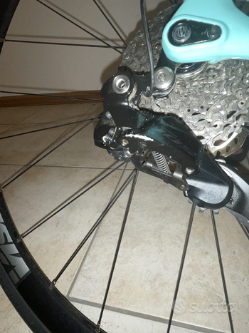 Used Bianchi Sprint 105 Di2 2024 2024 Road & Gravel, Azul — image 5 of 5