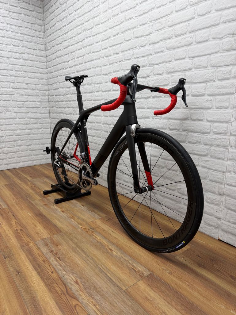 Used Trek Madone SLR 9 2016 2016 Road & Gravel, Black — image 2 of 6