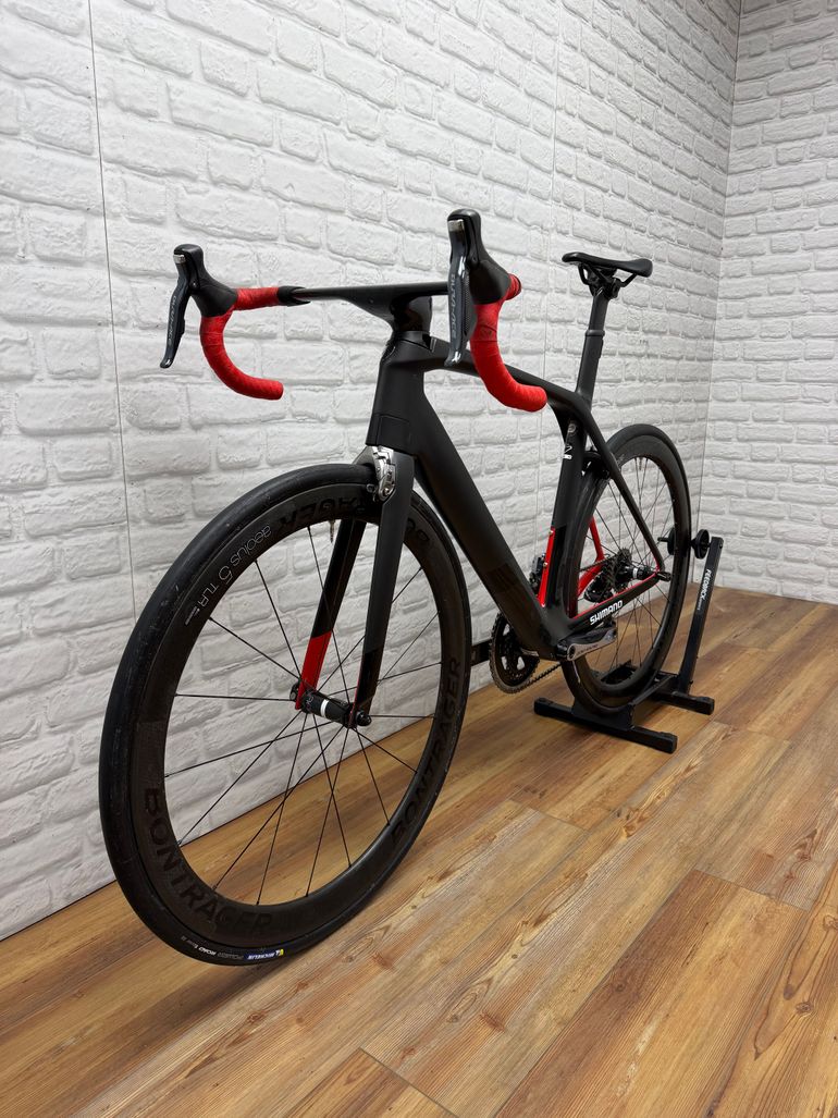 Used Trek Madone SLR 9 2016 2016 Road & Gravel, Black — image 5 of 6