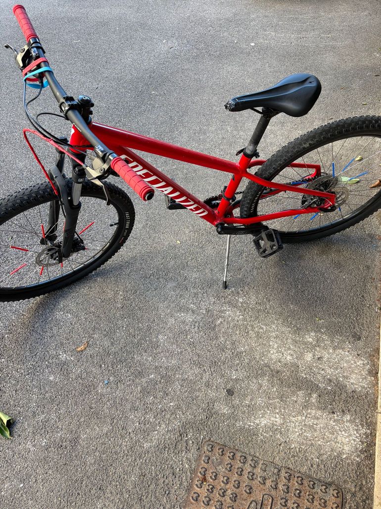 Used Specialized Rockhopper 27.5 2022 2022 Mountainbike — image 2 of 11