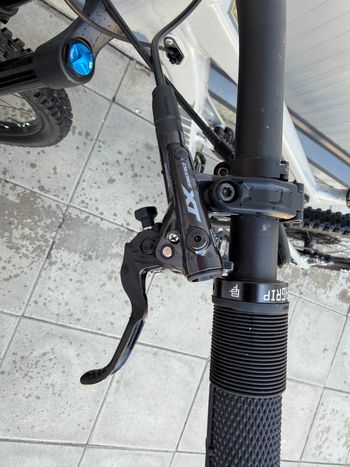 Used Nukeproof Mega Shimano Deore XT 2021 Mountainbike, Hellgrau — image 7 of 9