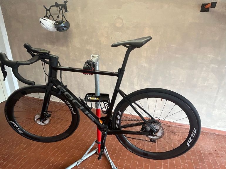 Used Focus IZALCO MAX DISC 8.7 2021 2021 Road & Gravel, Schwarz — image 4 of 7