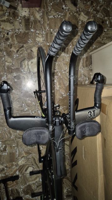 Käytetty Canyon Speedmax CF 8.0 LTD 2020 2020 Road & Gravel — kuva 3 / 9
