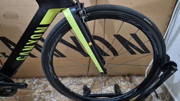 Käytetty Canyon Speedmax CF 8.0 LTD 2020 2020 Road & Gravel — kuva 8 / 9