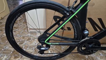 Käytetty Canyon Speedmax CF 8.0 LTD 2020 2020 Road & Gravel — kuva 9 / 9