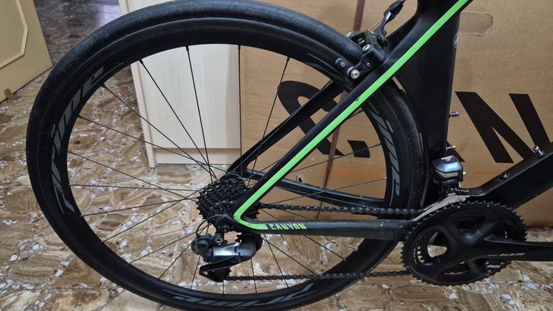 Käytetty Canyon Speedmax CF 8.0 LTD 2020 2020 Road & Gravel — kuva 9 / 9