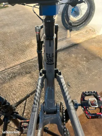 Used Commencal Commencal Clash 2024 2024 Mountainbike, Black — image 6 of 6