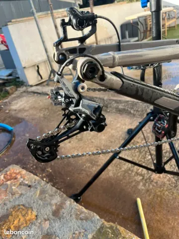 Käytetty Commencal Clash 2024 2024 Mountainbike — kuva 4 / 6