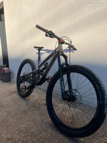 Used Commencal Commencal Clash 2024 2024 Mountainbike, Black — image 2 of 6