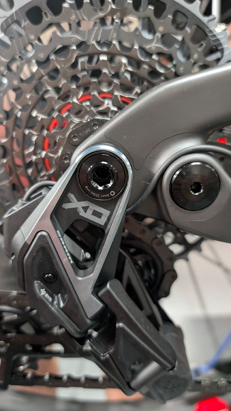 Used Santa Cruz Bullit X0 AXS RSV 2027 2027 Mountainbike, Light Gray, 29, 27.5 — image 3 of 3