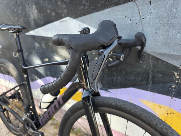 Used Giant Custom Build 2026 Road & Gravel, Black — image 2 of 9