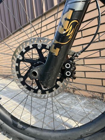 Used Giant Glory SRAM GX DH 2019 Mountainbike — image 10 of 11