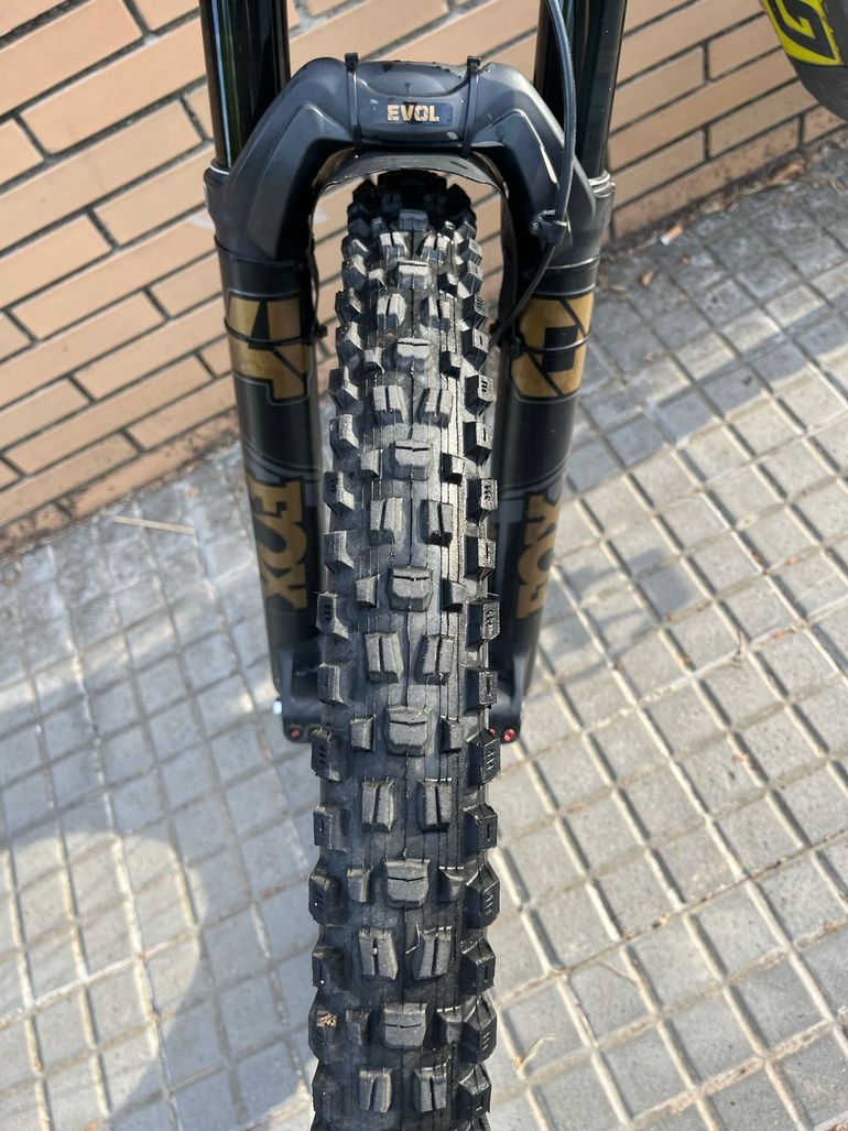 Used Giant Glory SRAM GX DH 2019 Mountainbike — image 6 of 11