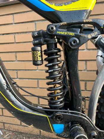 Used Giant Glory SRAM GX DH 2019 Mountainbike — image 7 of 11