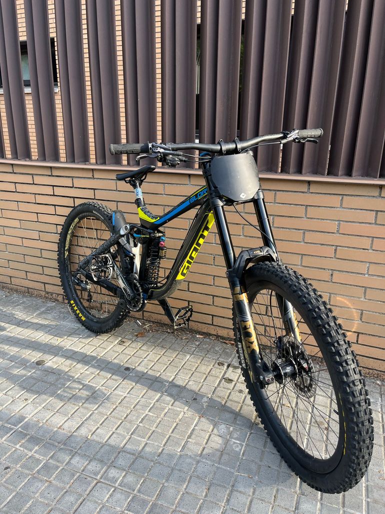 Used Giant Glory SRAM GX DH 2019 Mountainbike — image 4 of 11