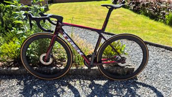 Used Trek Madone SLR 7 Gen 8 2025 2025 Road & Gravel — image 2 of 6