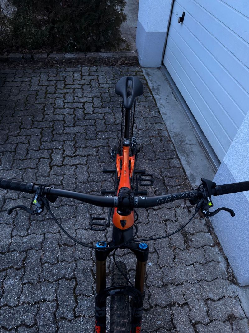 Used Trek Rail 9 2021 2021 Mountainbike, Orange — image 8 of 24