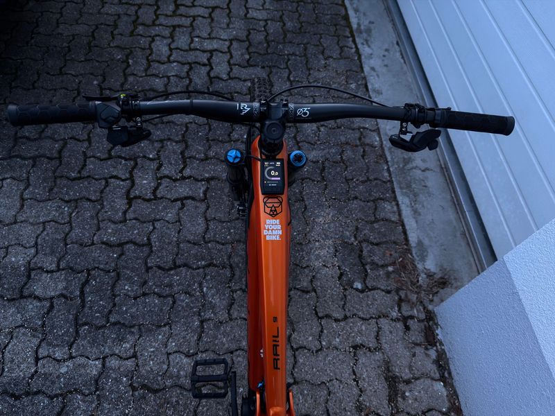 Used Trek Rail 9 2021 2021 Mountainbike, Orange — image 17 of 24