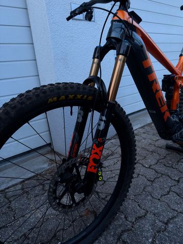 Used Trek Rail 9 2021 2021 Mountainbike, Orange — image 22 of 24