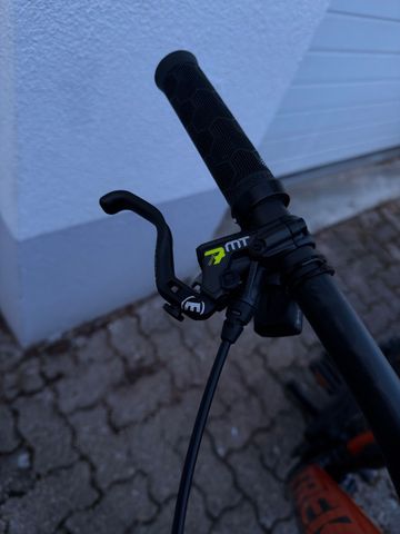Used Trek Rail 9 2021 2021 Mountainbike, Orange — image 21 of 24