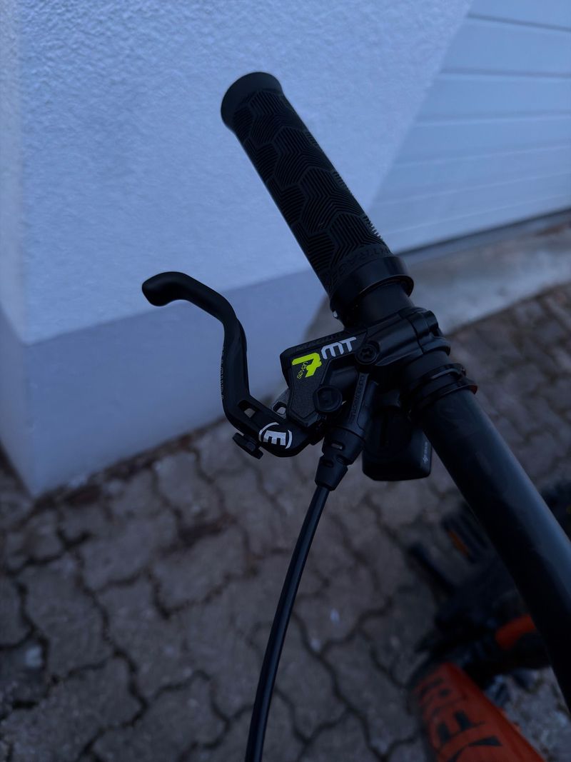 Used Trek Rail 9 2021 2021 Mountainbike, Orange — image 21 of 24