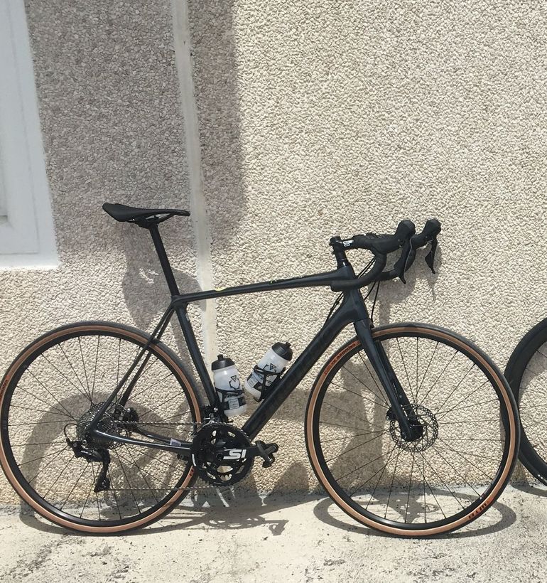 Used Cannondale Synapse Carbon Disc 105 SE 2019 2019 Road & Gravel, Grigio chiaro — image 2 of 3