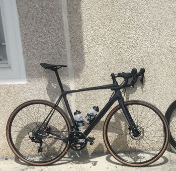 Used Cannondale Synapse Carbon Disc 105 SE 2019 2019 Road & Gravel, Grigio chiaro — image 3 of 3