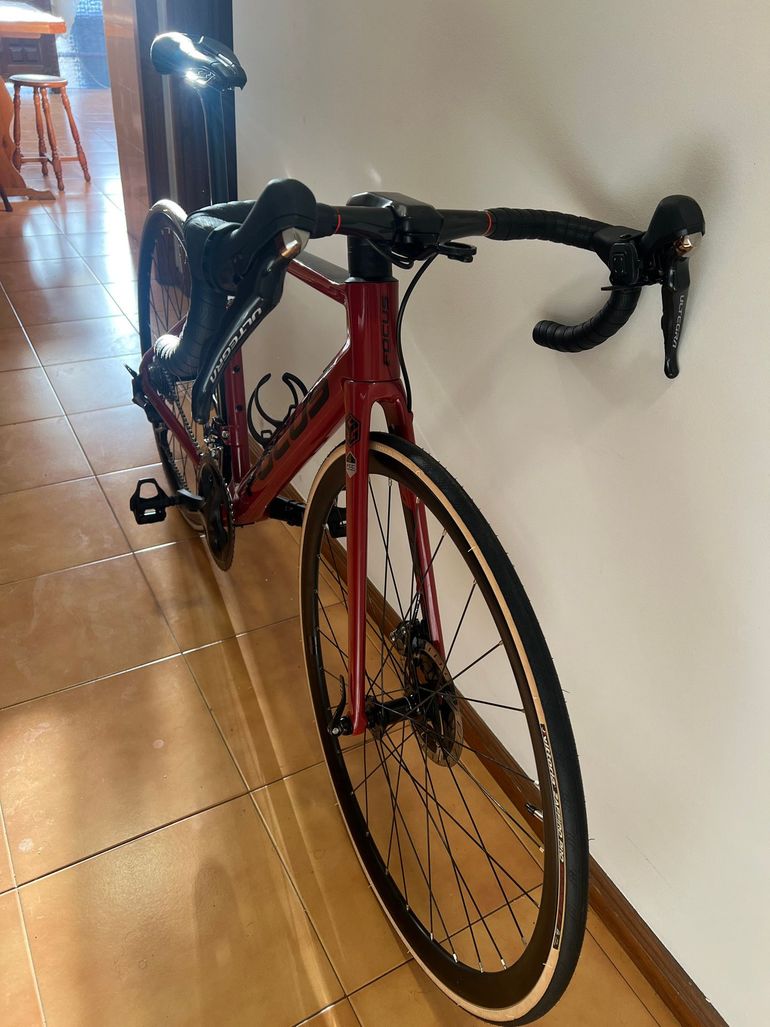 Used Focus IZALCO MAX DISC 8.8 2021 2021 Road & Gravel, Rot — image 4 of 6