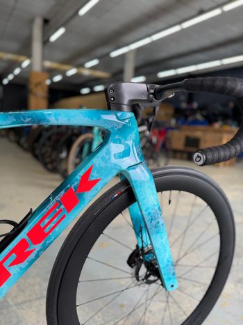 Used Trek Madone SLR Di2 Carbon 2023 Road & Gravel — image 11 of 28