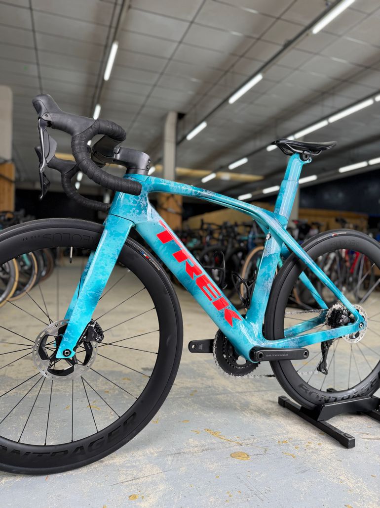 Used Trek Madone SLR Di2 Carbon 2023 Road & Gravel — image 21 of 28