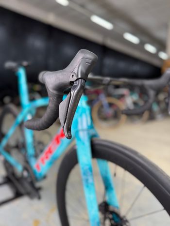Used Trek Madone SLR Di2 Carbon 2023 Road & Gravel — image 8 of 28