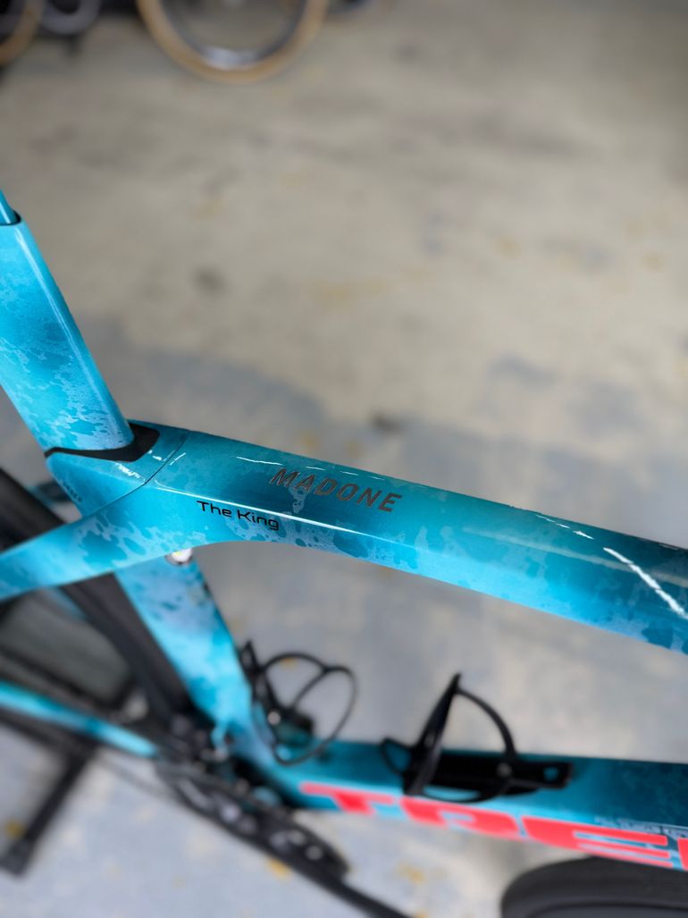 Used Trek Madone SLR Di2 Carbon 2023 Road & Gravel — image 17 of 28