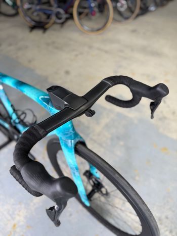 Used Trek Madone SLR Di2 Carbon 2023 Road & Gravel — image 9 of 28