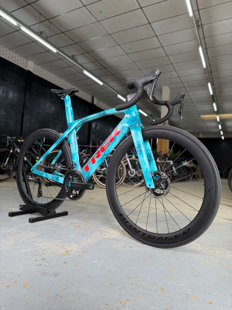 Used Trek Madone SLR Di2 Carbon 2023 Road & Gravel — image 2 of 28