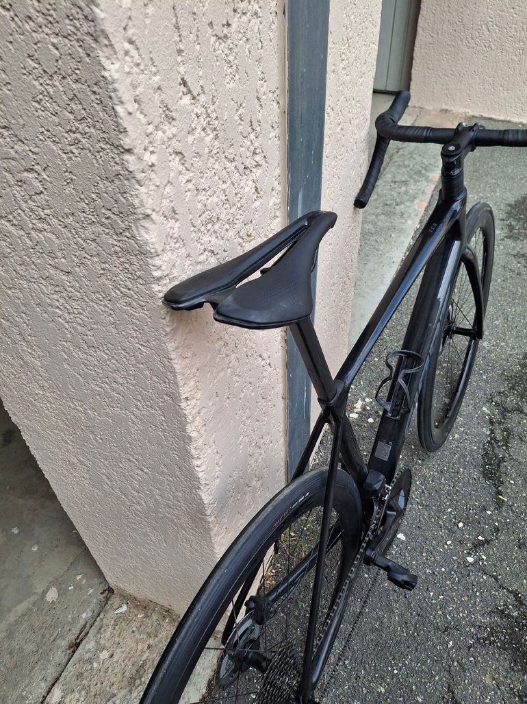 Used Giant TCR Advanced Pro 1 Di2 2025 2025 Road & Gravel — image 5 of 8