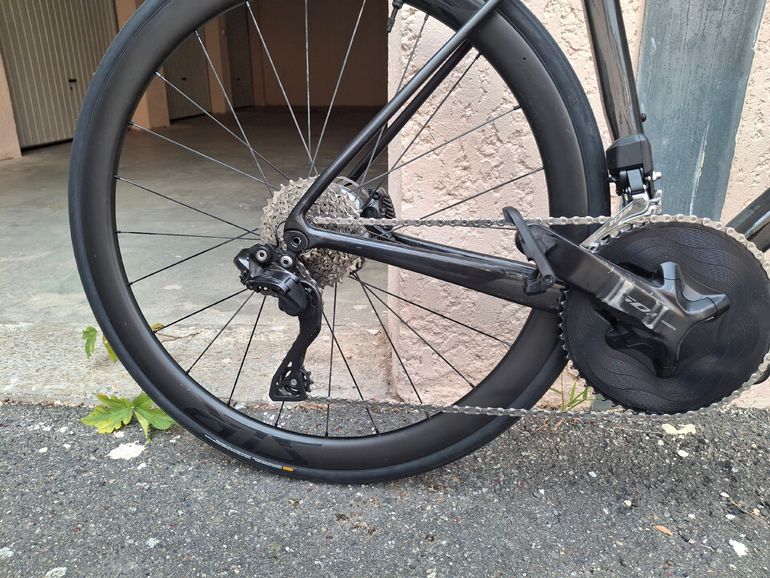 Used Giant TCR Advanced Pro 1 Di2 2025 2025 Road & Gravel — image 2 of 8