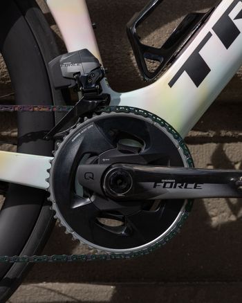 Used Trek Madone SLR 7 eTap Gen 7 2023 2023 Road & Gravel — image 2 of 14