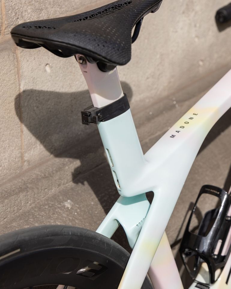 Used Trek Madone SLR 7 eTap Gen 7 2023 2023 Road & Gravel — image 6 of 14