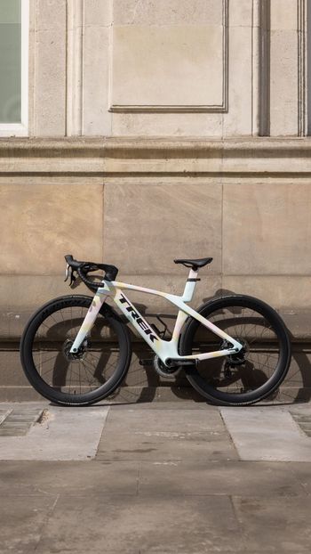 Used Trek Madone SLR 7 eTap Gen 7 2023 2023 Road & Gravel — image 11 of 14